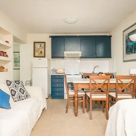 Дом отдыха Barbati Beach Bungalow Барбати