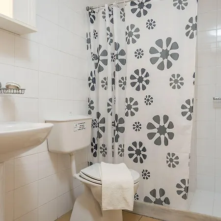 Дом отдыха Barbati Beach Bungalow *