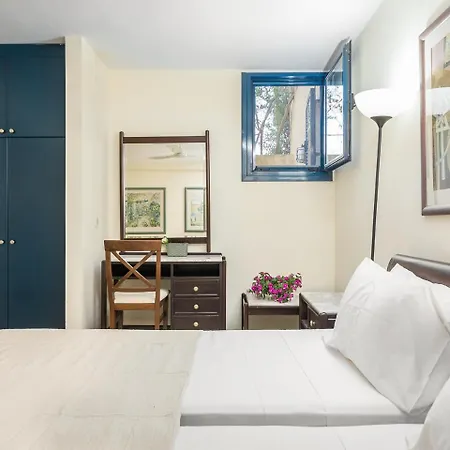 Semesterbostad Barbati Beach Bungalow