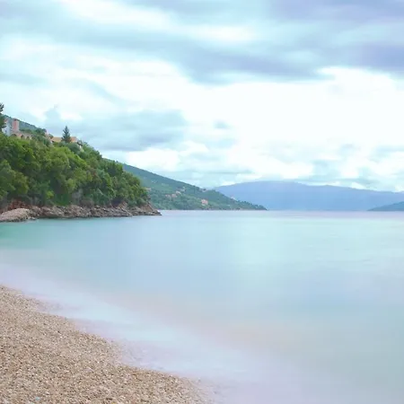 Semesterbostad Barbati Beach Bungalow *